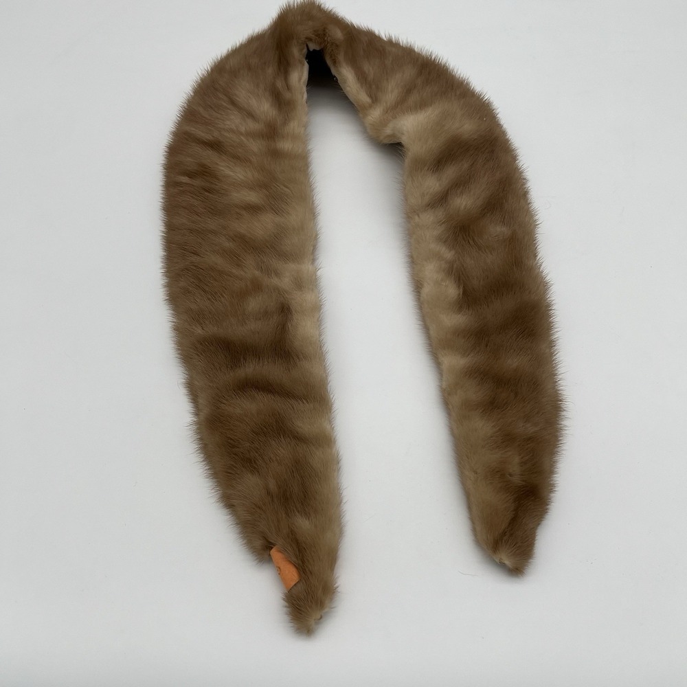 Vintage 1950's Mink Fur Collar -  Fully Lined with Snap Button Attachments 39"‎